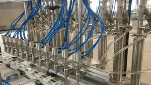 Máquina llenadora de bebidas